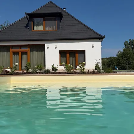 Piknik Villa Parád